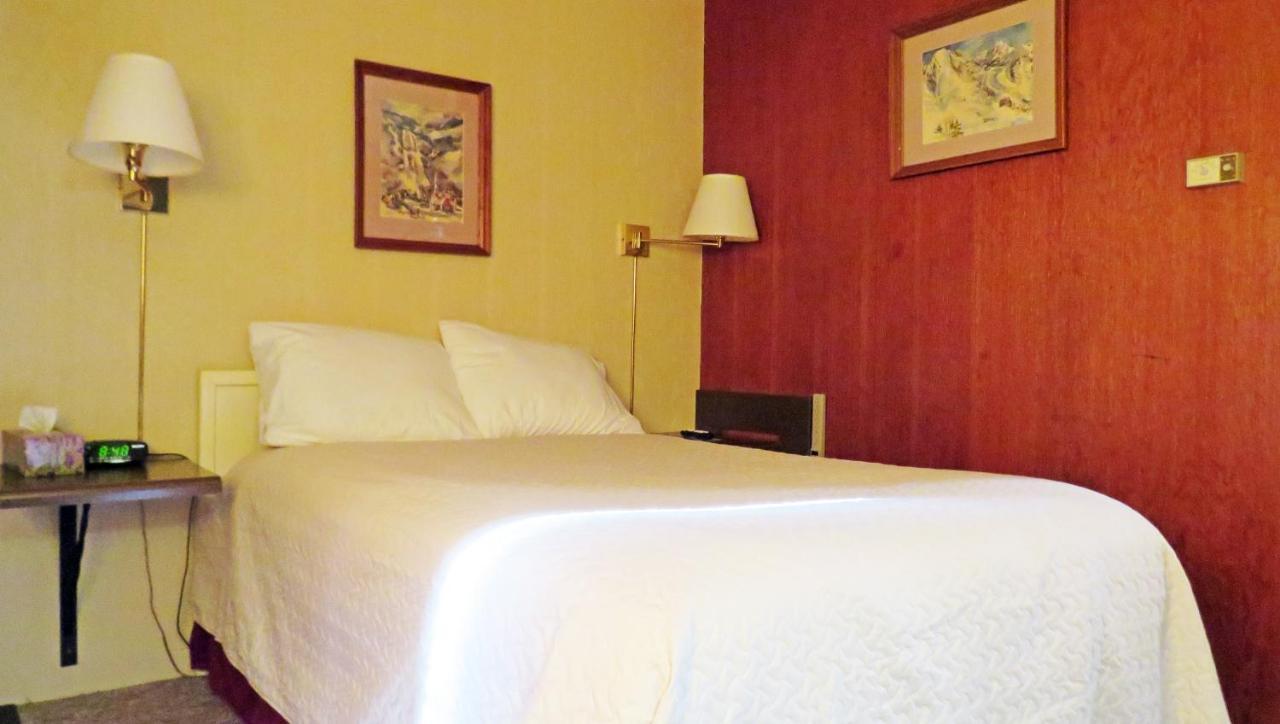 Indianhead Ironwood Hotel Bagian luar foto