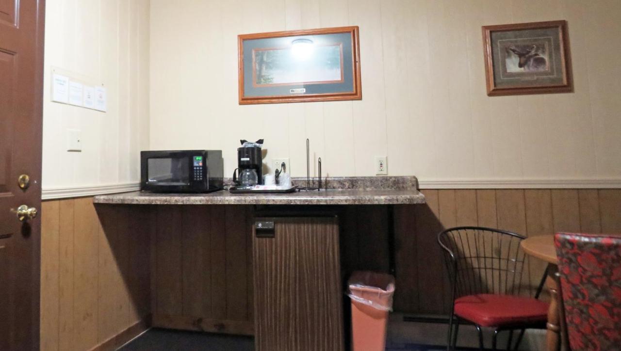 Indianhead Ironwood Hotel Bagian luar foto