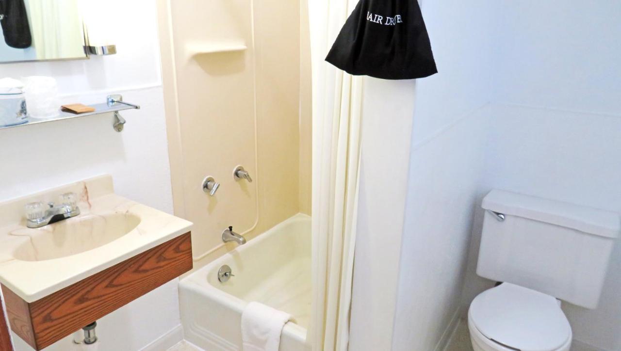 Indianhead Ironwood Hotel Bagian luar foto